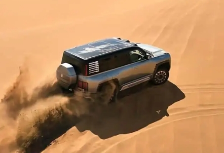 中国SUV拥有1,200马力，可在水中行驶，售价12万英镑
