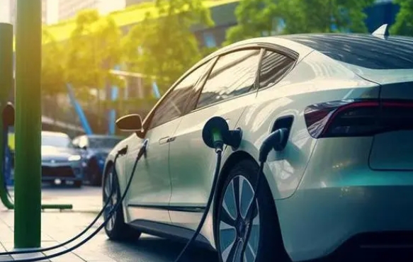 中经评论：扩大新能源汽车发展优势