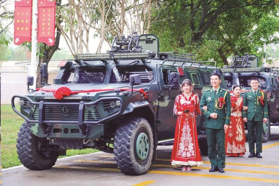 铁骨柔情 猛士见证