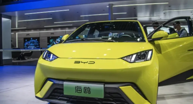美媒聚焦中国电动汽车：一款小型车为何让西方如此紧张？