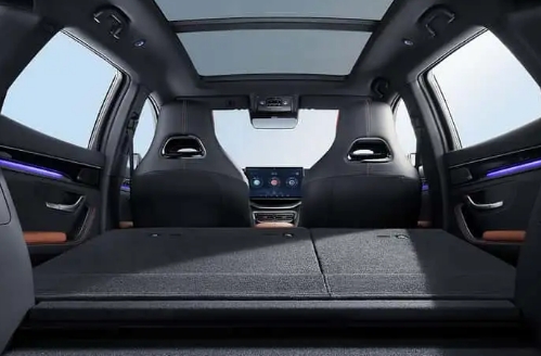 新款插电式混合动力SUV抵达欧洲：比亚迪SealUDM-i