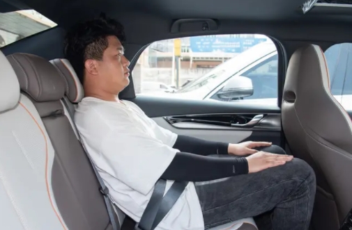 花7.98万买了秦PLUS新能源，强悍豪华紧凑型车气息