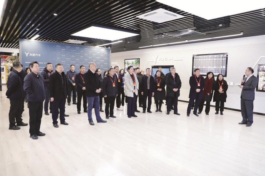 在鄂全国人大代表访问岚图汽车