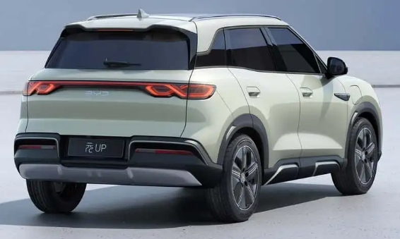 比亚迪展示了一辆国外价值11,000英镑的越野车(在中国)