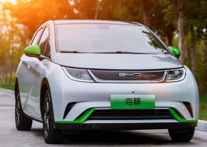 比亚迪在印度推出第三款电动汽车，起售价近五万美元