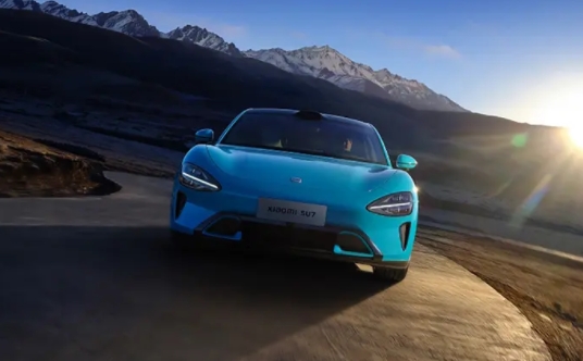 当苹果放弃，奔驰推迟电动化，小米的春天要来了吗？