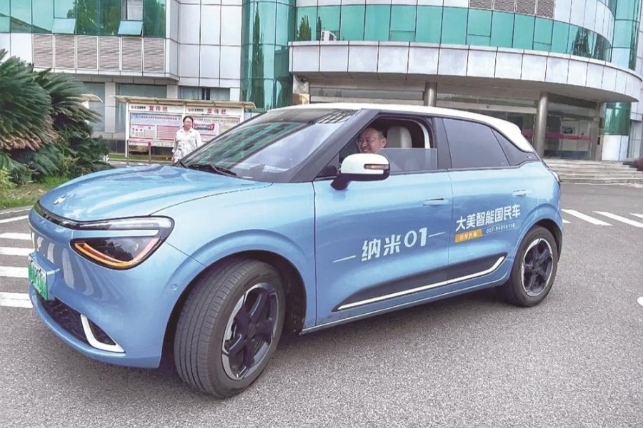 东风人开东风车