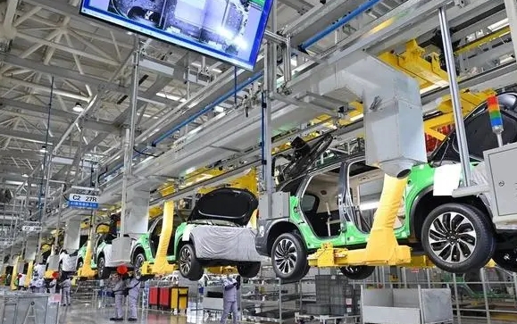 扩大新能源汽车产业优势