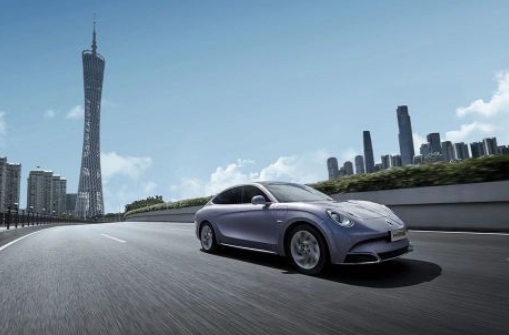 易车：新能源汽车市场增长迅猛，丰富产品矩阵意义凸显