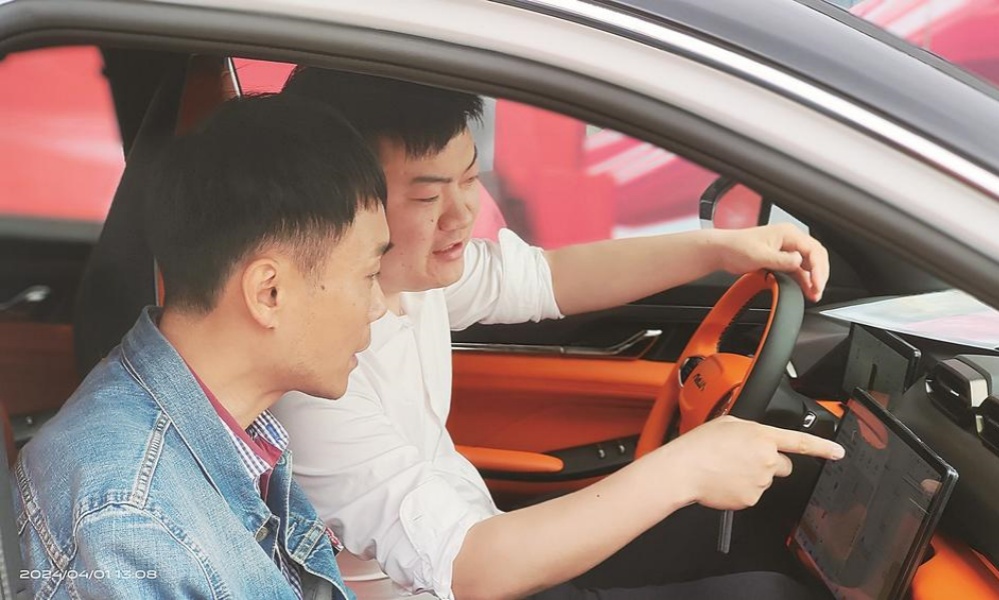 东风风神L7“捉虫员”上岗