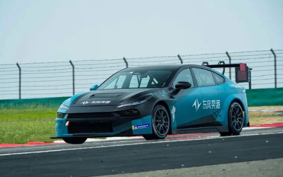 米其林与力盛体育共推亚太首个新能源汽车赛事E-TCR