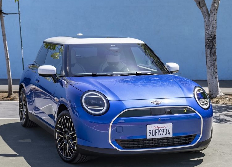 宝马MINI首款纯电动车落户中国,将与长城联合开发纯电动车