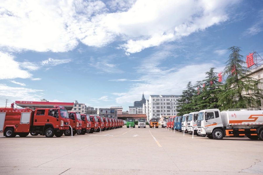 东风随专与合作伙伴达成2200辆应急消防车及环卫车战略合作