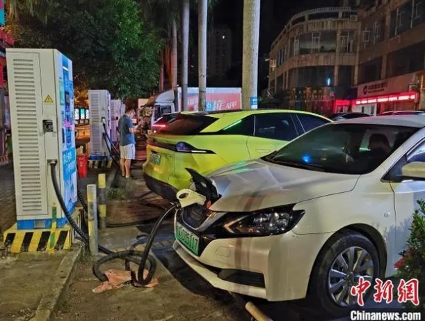 海南新能源汽车推高电网负荷：午夜竟是用电高峰时