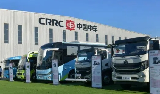 首台新能源环卫车下线沈阳铁西新能源汽车产业取得突破性进展