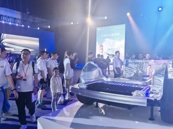 政策先行聚点成链！“电动贵州”与世界共享机遇