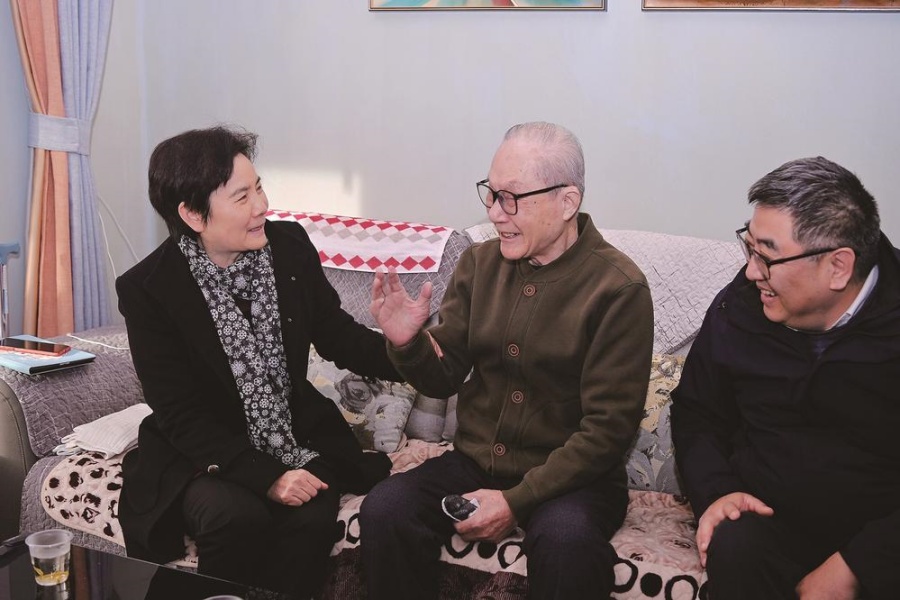 传递组织关爱 情暖退伍老兵