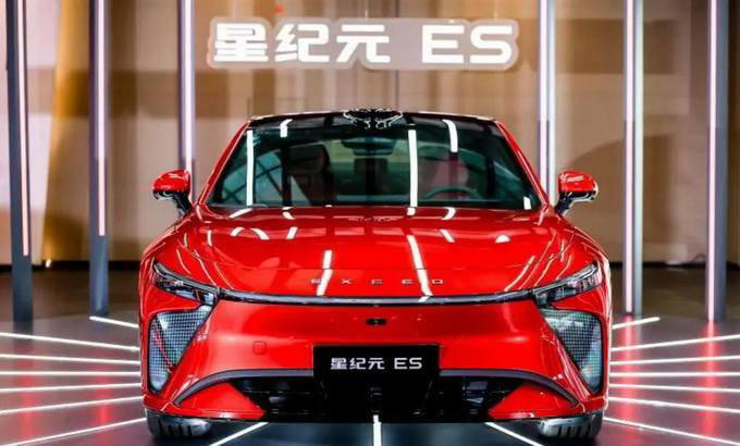 奇瑞放大招！2025款星纪元ES降价又升配，搅局中高端电动车市场