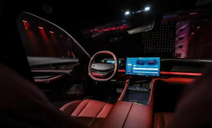 奇瑞放大招！2025款星纪元ES降价又升配，搅局中高端电动车市场