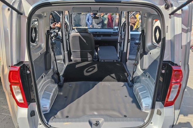 预售4.78-5.08万元五菱之光EV正式开启预售