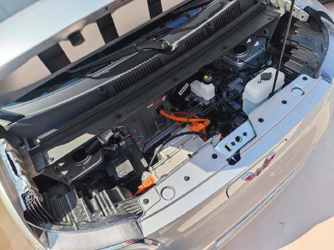 预售4.78-5.08万元五菱之光EV正式开启预售