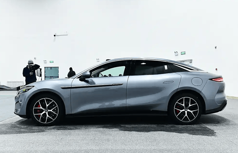 比亚迪汉L即将上市，纯电插混双选择，你更心动哪一款？