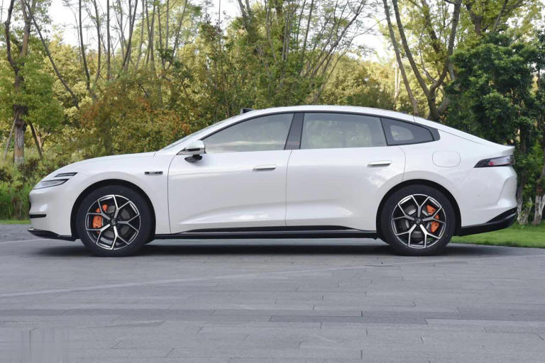 预售11.99万起，续航630km，激光雷达+800V+6C闪充