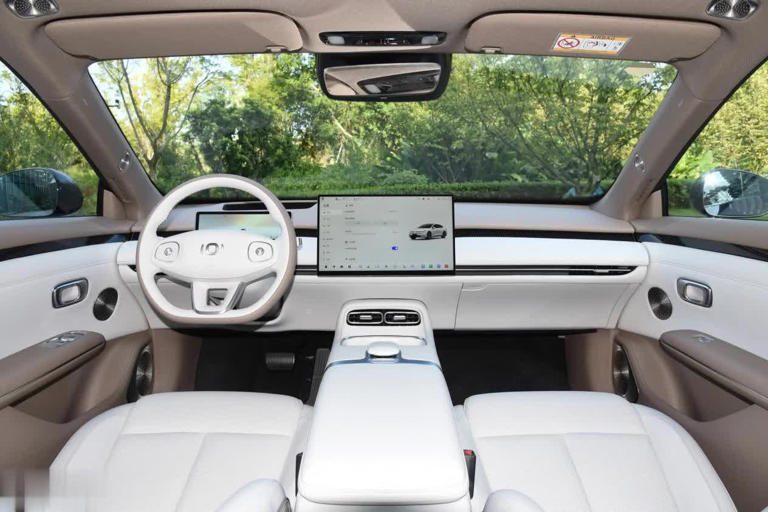 预售11.99万起，续航630km，激光雷达+800V+6C闪充