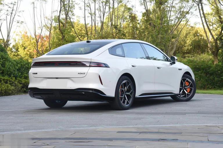 预售11.99万起，续航630km，激光雷达+800V+6C闪充