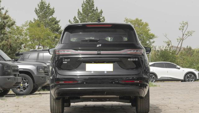 奇瑞造了台“L9”，6座+零重力座椅，油耗1.49L，补后仅14.29万起