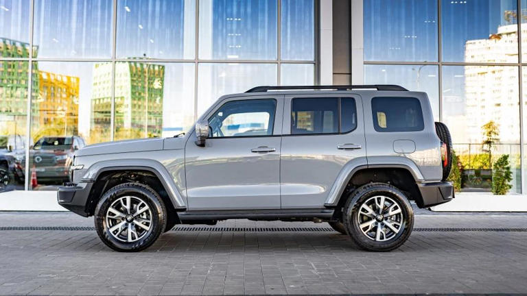 约27.3万元起！新款坦克300在哈上市，越野性能再升级