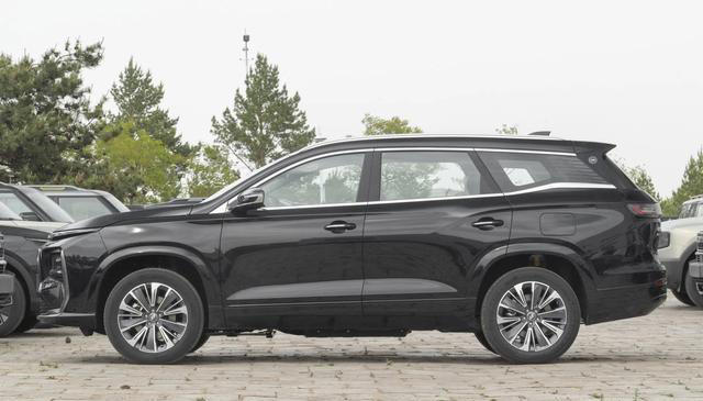 奇瑞造了台“L9”，6座+零重力座椅，油耗1.49L，补后仅14.29万起