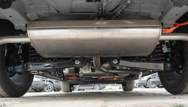 奇瑞造了台“L9”，6座+零重力座椅，油耗1.49L，补后仅14.29万起