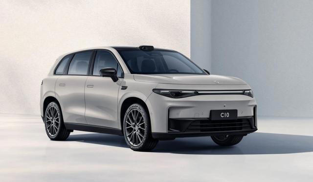 埃安i60对比零跑C10，谁更能拓展你的生活半径？