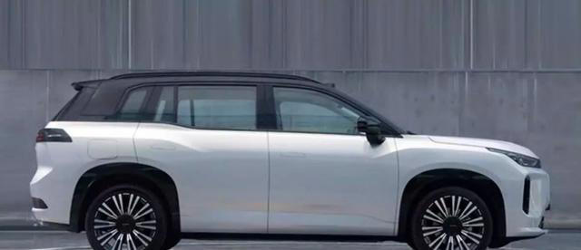 埃安i60对比零跑C10，谁更能拓展你的生活半径？