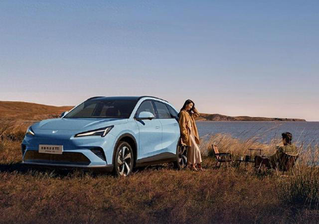 2026款极狐阿尔法T5开启预售，配置动力新调整，10月底上市