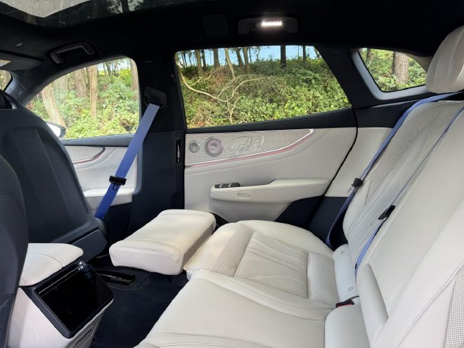 焕新极氪001上市权益后限时售价25.98万元起