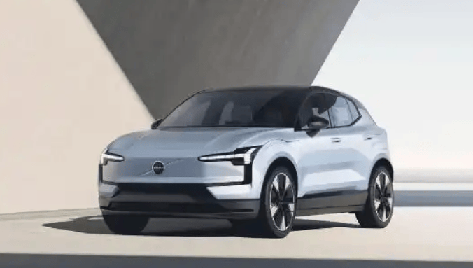 沃尔沃EX30：小身材大能量，环保安全便利，纯电出行安心之选