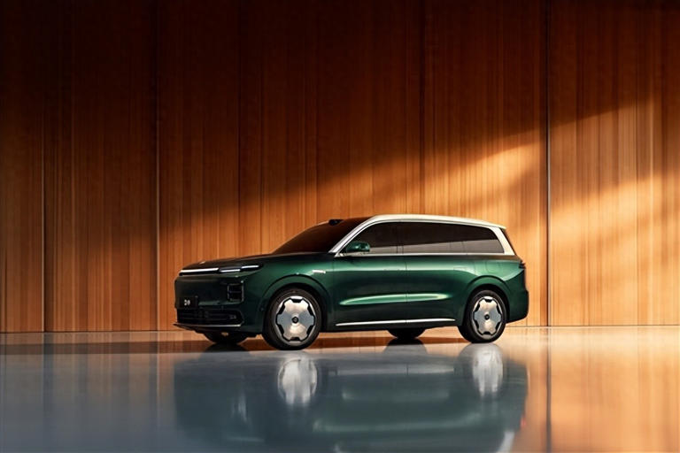 增程比纯电续航还高！零跑汽车旗舰D平台六大技术一图看懂