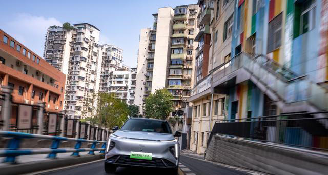 节能经济，家庭出行的省钱利器——吉利银河L7EM-i