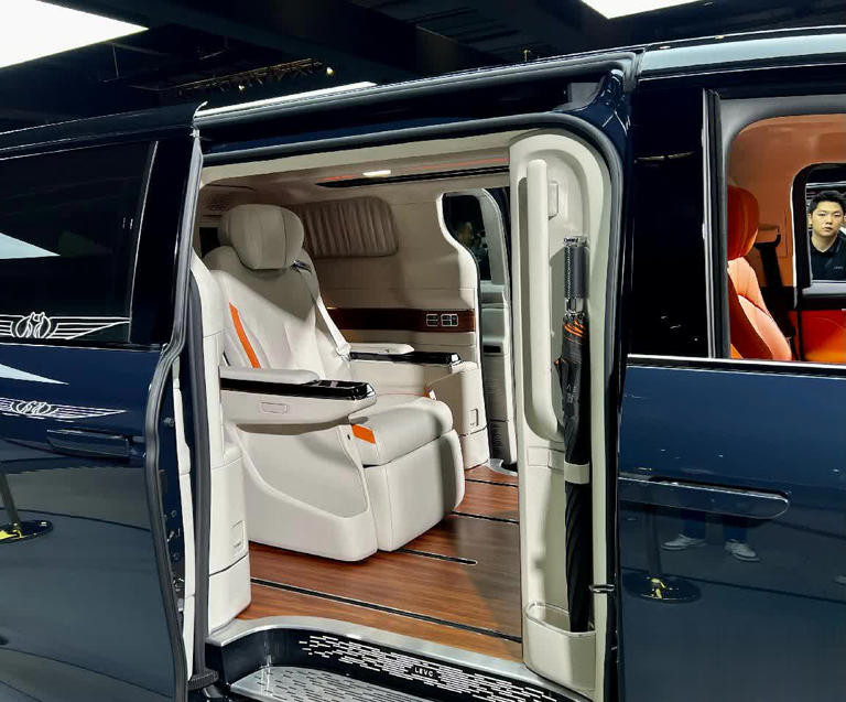 宾利设计师操刀，吉利“L380”实车亮相，8座续航650km！