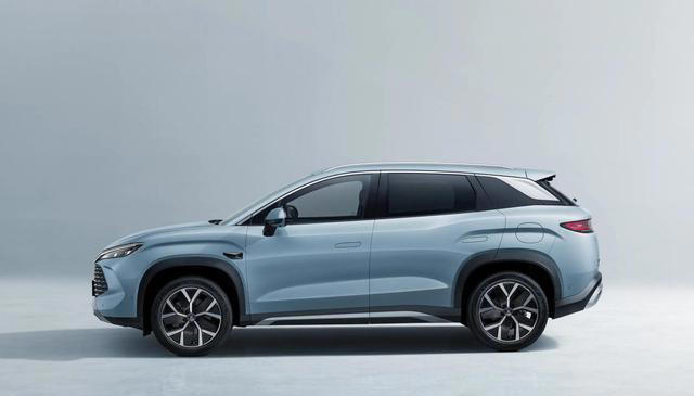 相差1000元，是看长安启源Q07，还是比亚迪宋LDM-i？