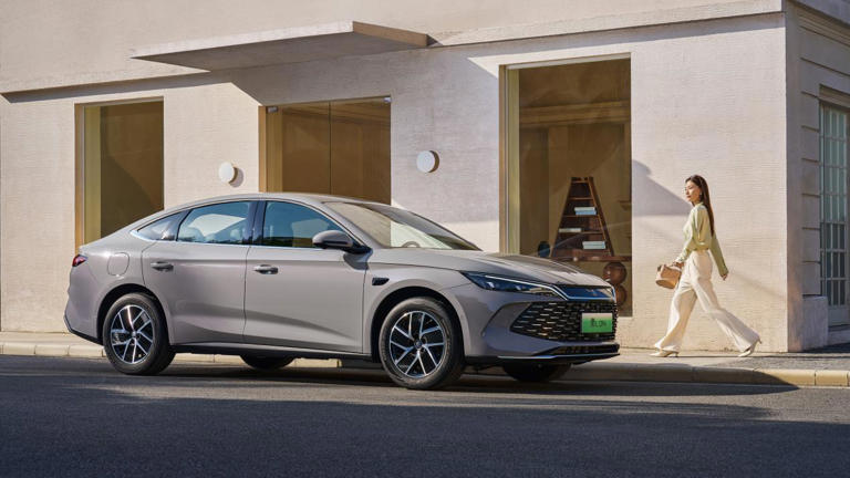 引领中级，刷新油耗2时代，2026款秦LDM-i上市限时9.28万起