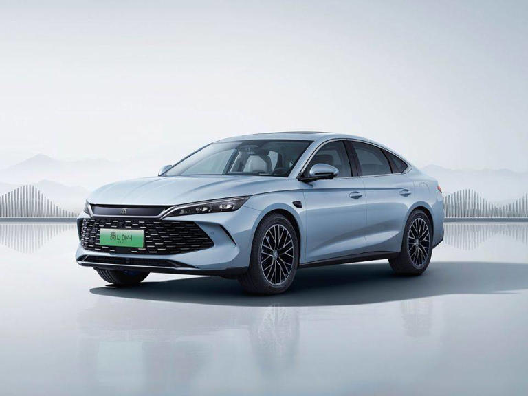 比亚迪插混技术再突破：明年或实现亏电油耗更低，与纯电使用成本趋同