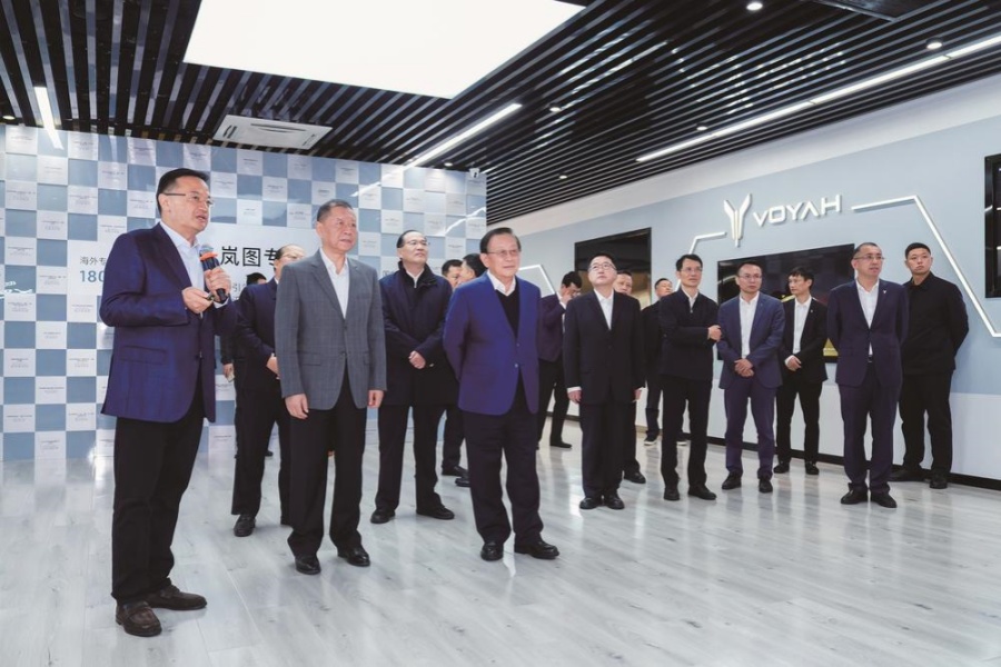 中国科学技术协会主席万钢调研东风汽车