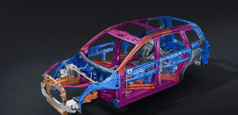 30万级家庭豪华国产SUV杀到！连BBA都坐不住了