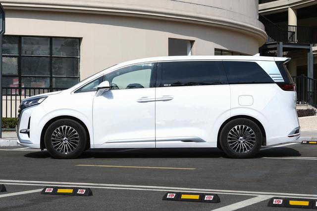 腾势D9DM-i产品力解析，搭载比亚迪混动系统