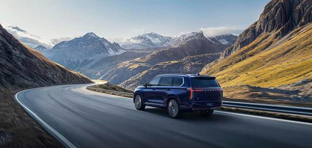 揽月C-DM“顶格对标”风云T11谁才是家庭六座旗舰SUV真标杆