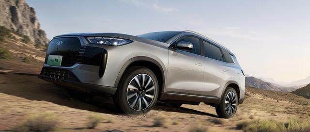 十一开风云T8出游，5+2座+2000km续航真能成为「家庭出游神器」？