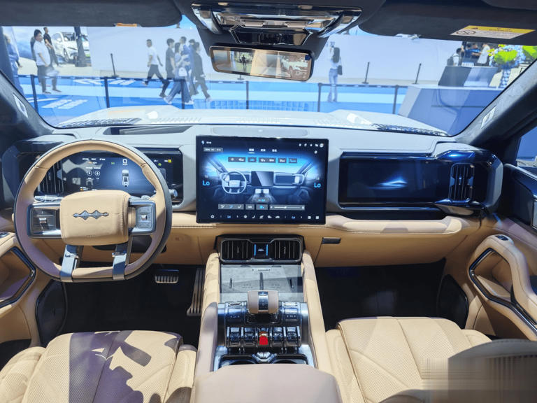 方程豹8与捷途纵横G700对比，谁更值得买？